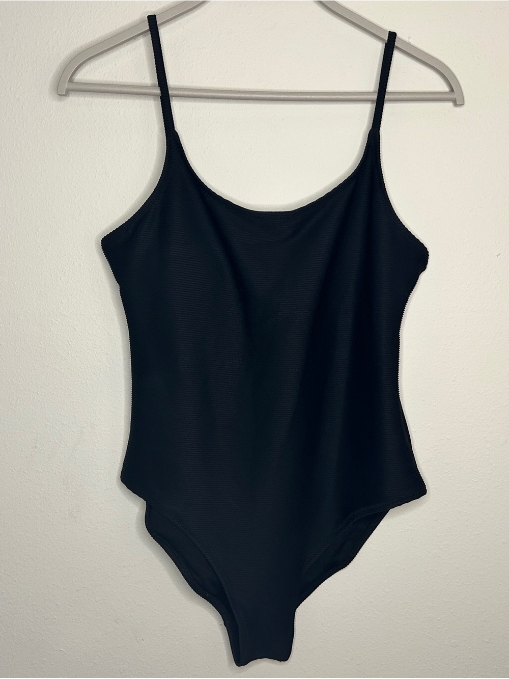 Old Navy Women's Size L Black One-Piece Swimsuit - Classic Scoop Neck
